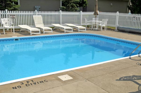Vinyl Pool Fence Assembly